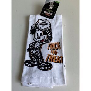 2 Pk Disney Halloween Kitchen Towels Mickey Mouse Trick Treat Skeleton Costume
